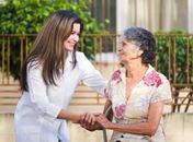 Projeto de lei regulamenta profissão de cuidador de idoso