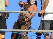 Johnny Depp é fotografado irreconhecível em set de filmagens