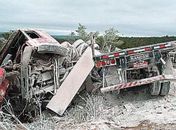 Acidente com van que seguia para Alagoas deixa dez mortos
