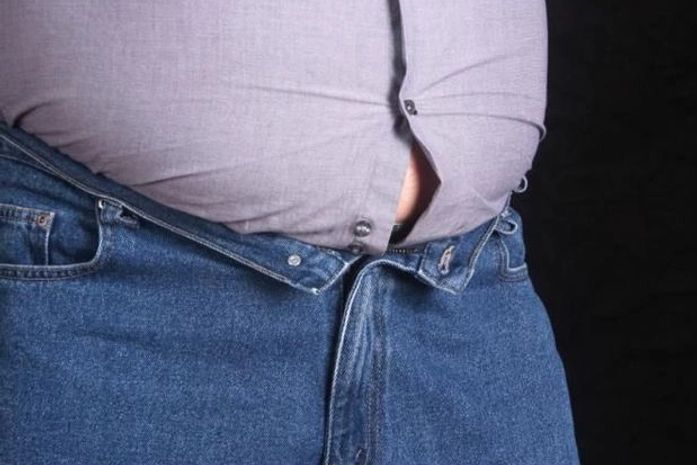 Gordura impede um terço dos homens de ver próprio órgão sexual