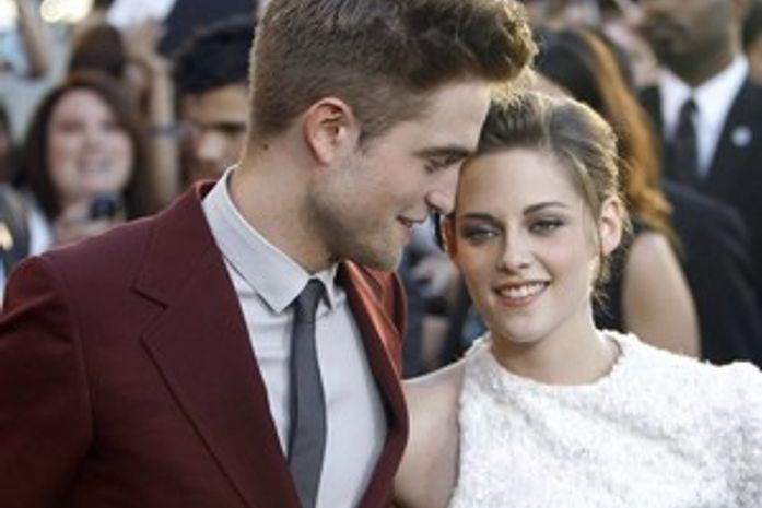 Robert Pattinson e Kristen Stewart antes da traição
da atriz (Foto: Reuters)