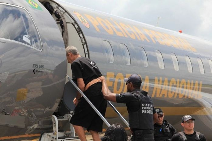 Estado transfere vinte presos perigosos para penitenciária federal