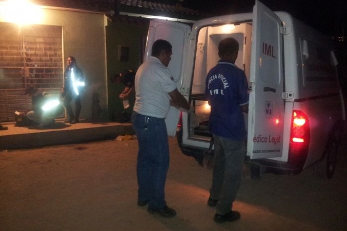 Dois jovens são mortos nesta segunda-feira