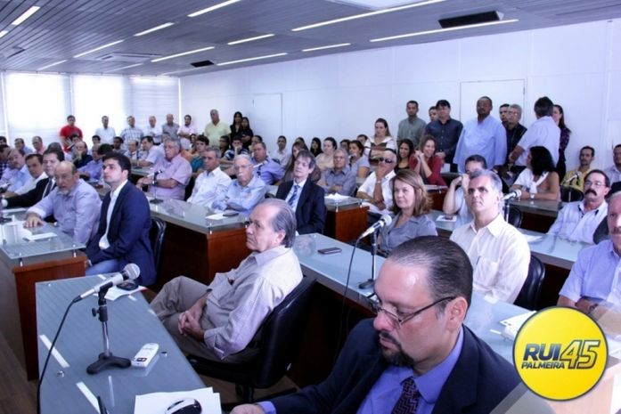 Auditorio lotado para ouvir Rui na FIEA