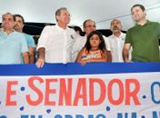 Renan pede votos para reeleição de Lula Cabeleira em Delmiro Gouveia