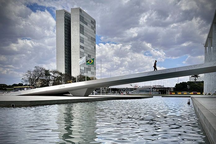 Vetado projeto que equipara estágio a experiência profissional