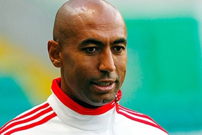 Zagueiro brasileiro também é suspenso pela Fifa e não joga Champions