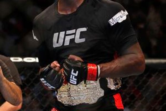 Jon Jones "foge" de A. Silva, elogia Belfort e quer MMA na Olimpíada