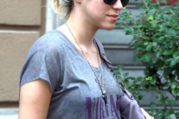 Com gravidez de risco, Shakira recusa convite para desfilar na Mocidade