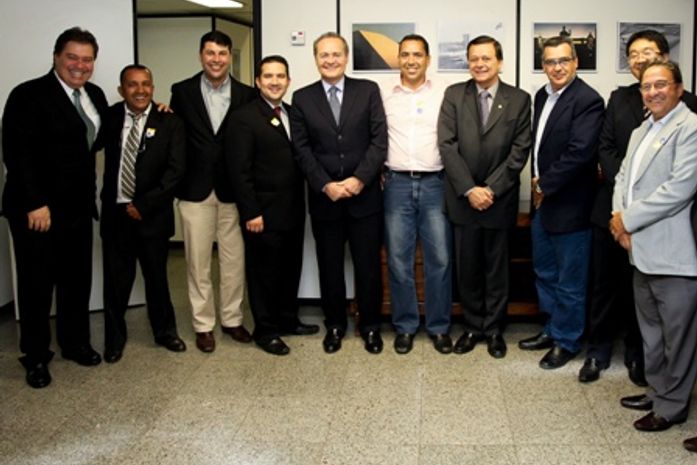 Renan, Argello e Jovair Arantes com os representantes de cooperativas
