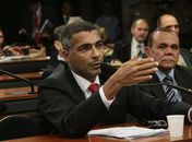 Vasco consegue reduzir penhora a Romário