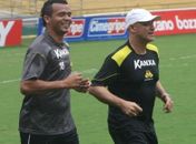 Zé Carlos cumpre gancho durante recuperação