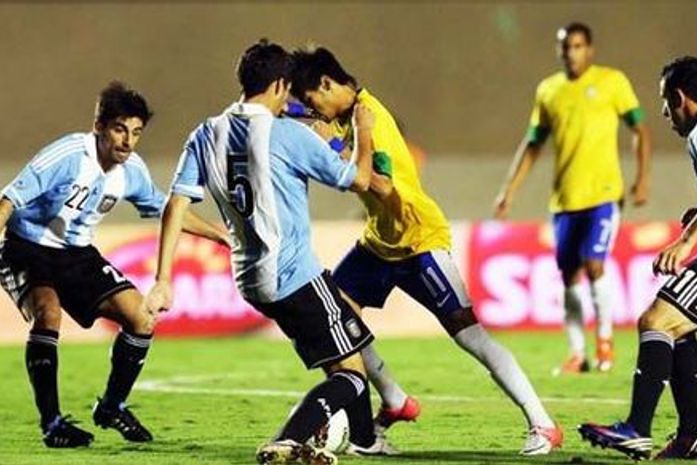 Brasil vence a Argentina com gol de pênalti nos acréscimos