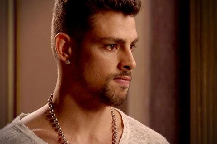 Jorginho ameaça fazer teste de DNA para desmascarar Carminha