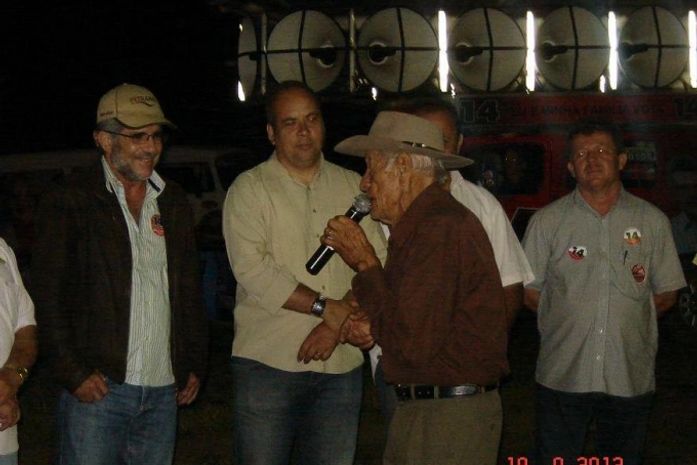 No Sítios Lavras, ancião Zacarias 90 anos, declarou seu voto ao Petrucio