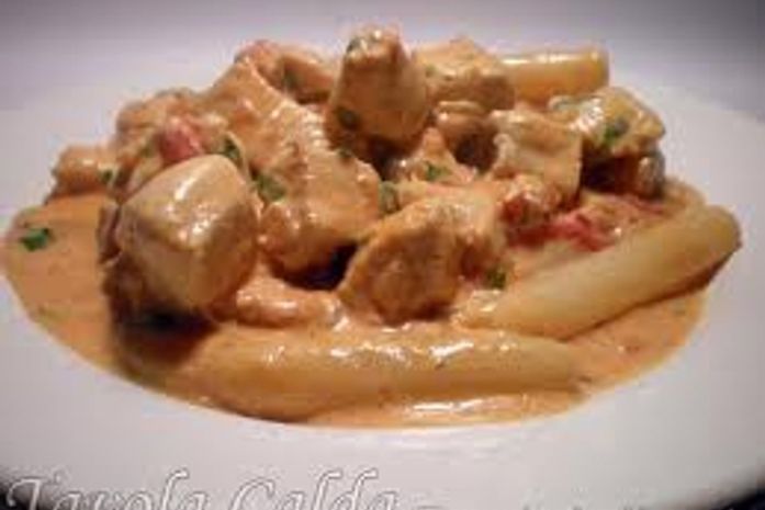 Confira o frango com creme de leite, alho poró e pupunha