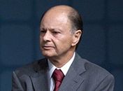 Em livro, líder da Universal atribui sua prisão à influência da Igreja Católica