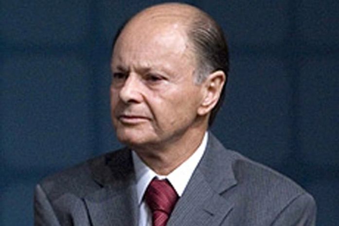 Em livro, líder da Universal atribui sua prisão à influência da Igreja Católica