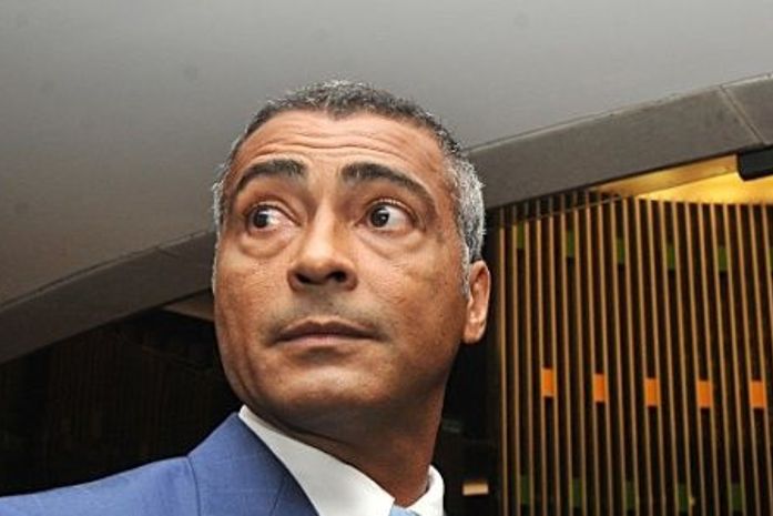 Romário volta a detonar técnico da seleção: "O tal do Mano é uma m..."