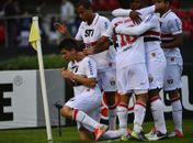São Paulo bate Cruzeiro em casa e fica perto do G-4