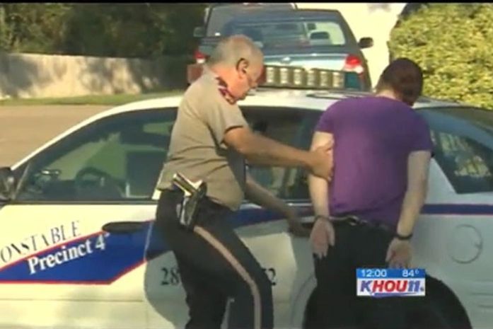 Audrey Deen Miller atirou no marido após ele ameaçar um de seus gatos.