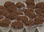 Aprenda a fazer brigadeiro de macaxeira, receita fácil e barata