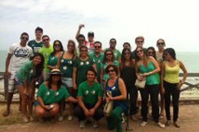 A turma de Zé Marques na domingueira da Pajuçara