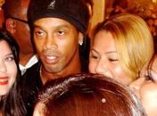Hotel de Ronaldinho tem mais de 100 mulheres: 'queremos ser a Suelen'