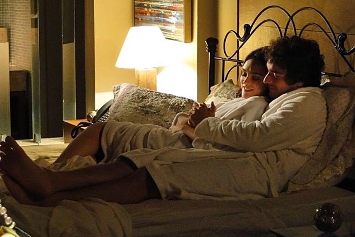 Gata borralheira se entrega ao príncipe! Cida e Elano dormem juntos