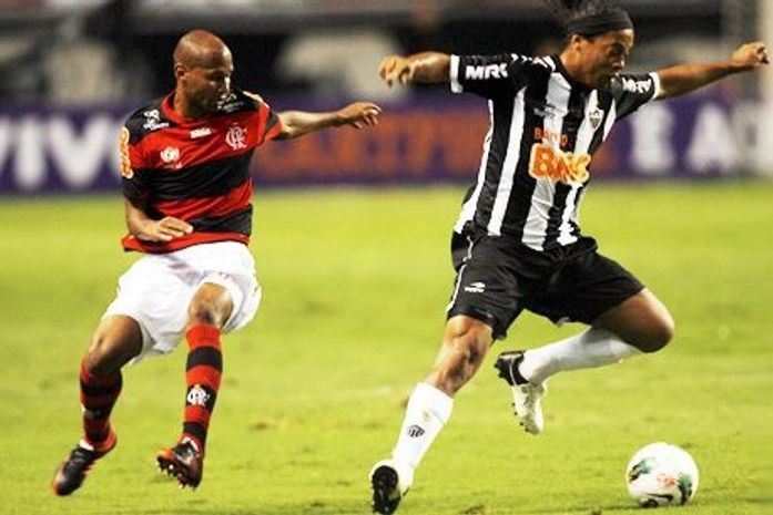 Fla vence Atlético-MG e ajuda Flu