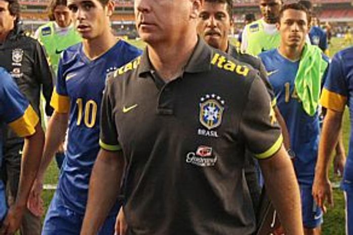 Mano garantido na seleção até a Copa das Confederações