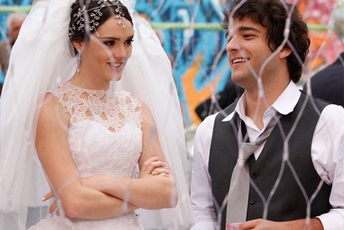 Reta final: Casamento duplo! Elano e Cida se casam junto com Rosário e Inácio