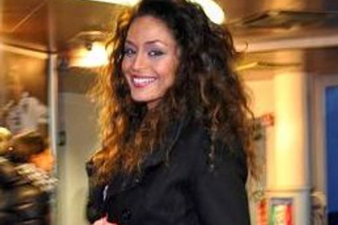 Balotelli retoma relacionamento com modelo grávida de filho seu