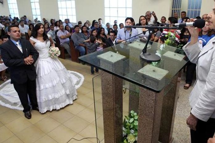 John Silas realiza casamento coletivo em Igreja Adventista