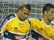 Alagoano Zé Carlos marcou o primeiro gol da vitória do Criciúma sobre o CRB.