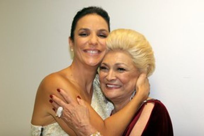 Nas redes sociais, famosos comentam a morte de Hebe Camargo