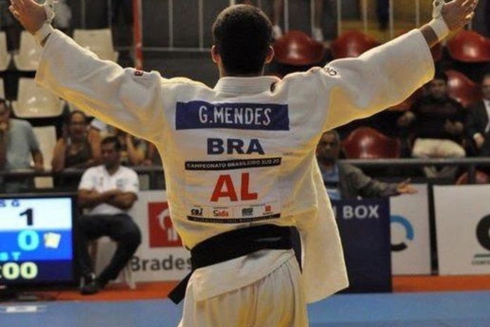 Alagoano Gabriel Mendes sobe ao pódio em Natal/RN