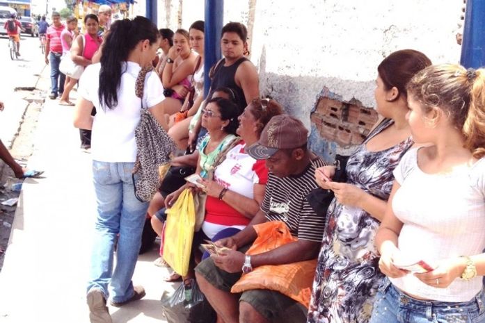 Heloisa Helena fazendo campanha nas ruas