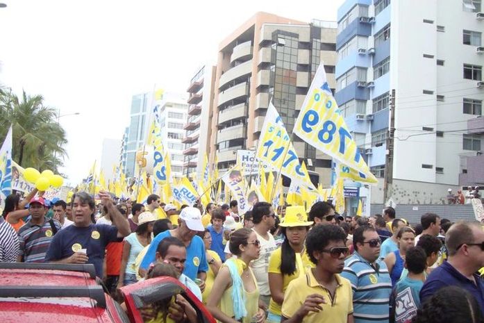Caminhada Rui Palmeira na orla de Maceió