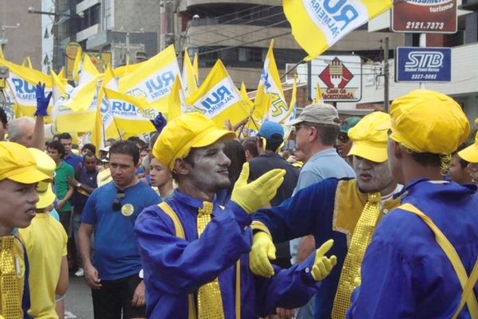 Caminhada Rui Palmeira na orla de Maceió