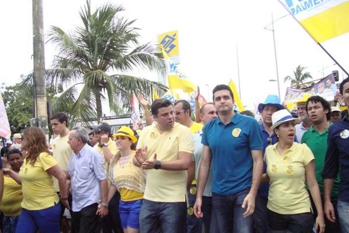 Caminhada Rui Palmeira na orla de Maceió
