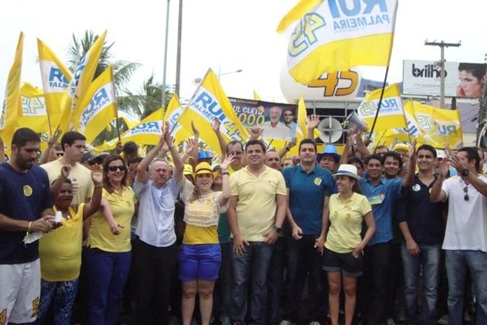 Caminhada Rui Palmeira na orla de Maceió