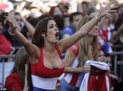Larissa Riquelme faz sua estreia como cantora na TV paraguaia