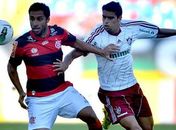 Fluminense bate Flamengo e dispara na ponta