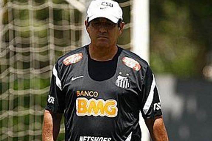 Muricy reclama do juiz. 'O Neymar só leva porrada'