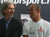 Para Hill, Hamilton fez bem em deixar McLaren: 'Era um pássaro engaiolado'