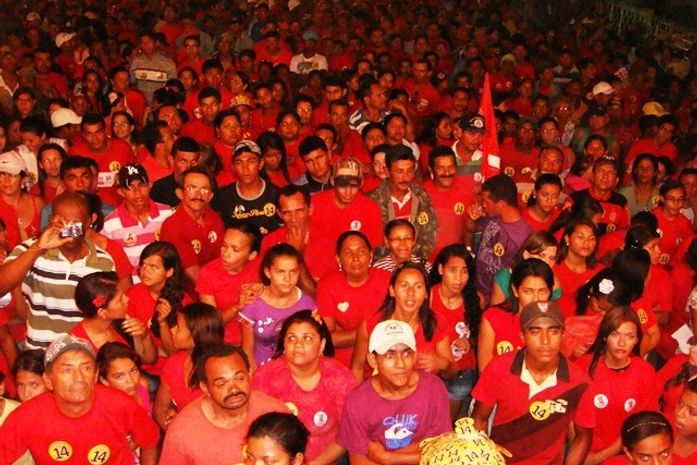 Na reta final, Santana leva multidão às ruas de Major Isidoro