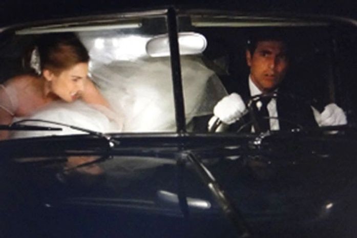 Que vacilo! Sem saber, Nando ajuda Analú a fugir do próprio casamento