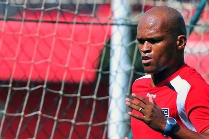 Alagoano espera chance de estrear como titular em clássico paulista