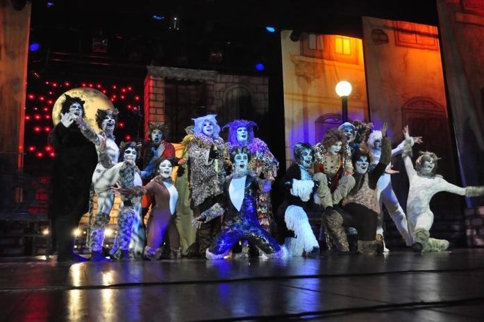 Os Gatos voltam a invadir o Teatro Deodoro